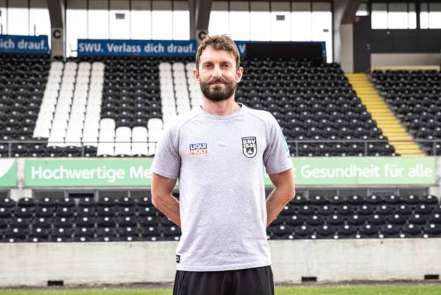 Sebastian Schulz (Athletik-Trainer); SSV Ulm 1846 Fußball; 2. Bundesliga, Porträttermin 2024 2025 Sebastian Schulz (Athletik-Trainer, SSV Ulm 1846 Fußball) Ulm Donaustadion Baden-Württemberg Deutschland
