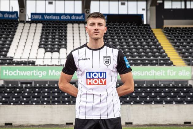 Semir Telalovic ; SSV Ulm 1846 Fußball; 2. Bundesliga, Porträttermin 2024 2025 Semir Telalovic (29, SSV Ulm 1846 Fußball) Ulm Donaustadion Baden-Württemberg Deutschland