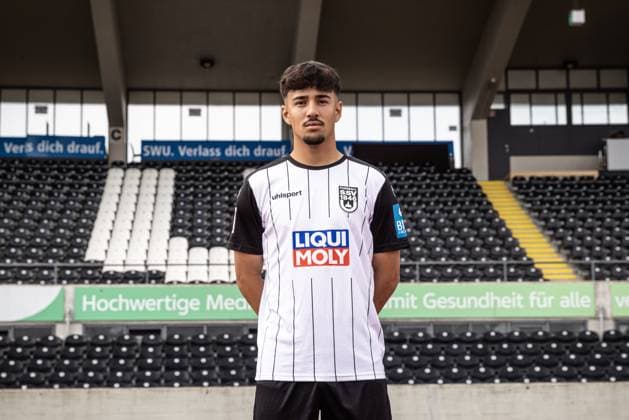 Laurin Ulrich; SSV Ulm 1846 Fußball; 2. Bundesliga, Porträttermin 2024 2025 Laurin Ulrich (20, SSV Ulm 1846 Fußball) Ulm Donaustadion Baden-Württemberg Deutschland