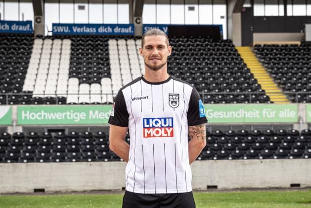 Dennis Chessa; SSV Ulm 1846 Fußball; 2. Bundesliga, Porträttermin 2024 2025 Dennis Chessa (11, SSV Ulm 1846 Fußball) Ulm Donaustadion Baden-Württemberg Deutschland