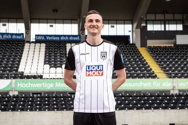 Niklas Kolbe; SSV Ulm 1846 Fußball; 2. Bundesliga, Porträttermin 2024 2025 Niklas Kolbe (27, SSV Ulm 1846 Fußball) Ulm Donaustadion Baden-Württemberg Deutschland