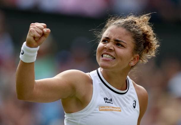 (240712) -- LONDON, July 12, 2024 -- Jasmine Paolini celebrates scoring during the women s singles semifinal match between Jasmine Paolini of Italy and Donna Vekic of Croatia at Wimbledon tennis Championship in London, Britain, July 11, 2024. ) (SP)BRITAIN-LONDON-TENNIS-WIMBLEDON-WOMEN S SINGLES-SEMIFINALS LixYing 