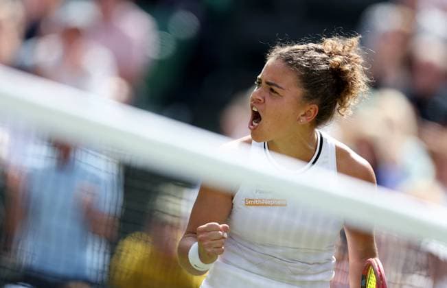(240712) -- LONDON, July 12, 2024 -- Jasmine Paolini celebrates scoring during the women s singles semifinal match between Jasmine Paolini of Italy and Donna Vekic of Croatia at Wimbledon tennis Championship in London, Britain, July 11, 2024. ) (SP)BRITAIN-LONDON-TENNIS-WIMBLEDON-WOMEN S SINGLES-SEMIFINALS LixYing 