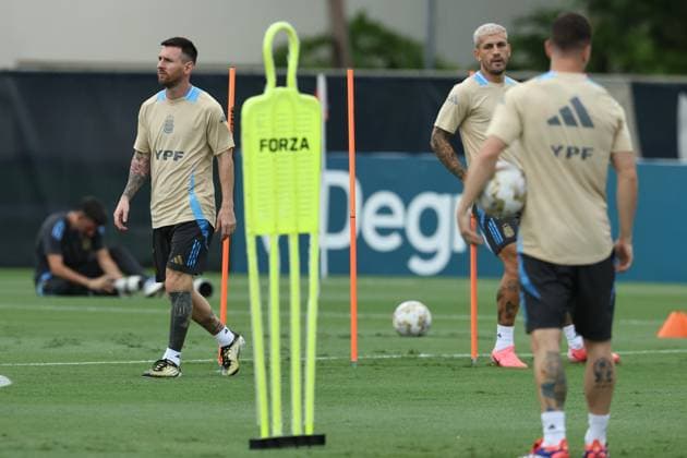 Argentina s forward Lionel Messi (L) during a training session ahead the match against Colombia for the Copa America USA 2024 final match, at Florida International University (FIU), Miami, on July 11 2024. MIAMI UNITED STATES Copyright: xALEJANDROxPAGNIx