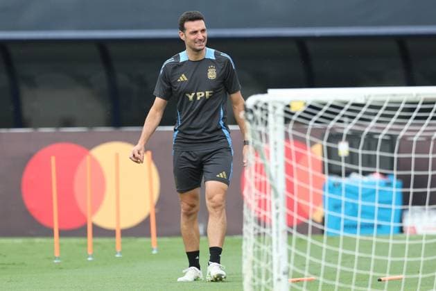 Argentina s head coach Lionel Scaloni during a training session ahead the match against Colombia for the Copa America USA 2024 final match, at Florida International University (FIU), Miami, on July 11 2024. MIAMI UNITED STATES Copyright: xALEJANDROxPAGNIx
