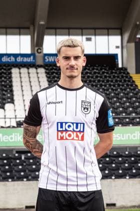 Niklas Castelle; SSV Ulm 1846 Fußball; 2. Bundesliga, Porträttermin 2024 2025 Niklas Castelle (44, SSV Ulm 1846 Fußball) Ulm Donaustadion Baden-Württemberg Deutschland