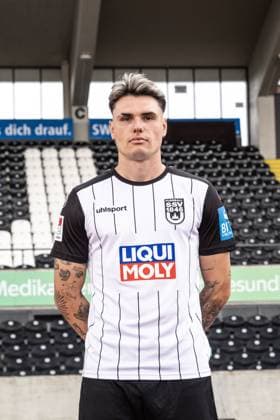 Niklas Kölle; SSV Ulm 1846 Fußball; 2. Bundesliga, Porträttermin 2024 2025 Niklas Kölle (17, SSV Ulm 1846 Fußball) Ulm Donaustadion Baden-Württemberg Deutschland