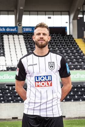 Johannes Reichert; SSV Ulm 1846 Fußball; 2. Bundesliga, Porträttermin 2024 2025 Johannes Reichert (5, Kapitän, SSV Ulm 1846 Fußball) Ulm Donaustadion Baden-Württemberg Deutschland