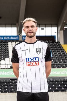 Philipp Strompf; SSV Ulm 1846 Fußball; 2. Bundesliga, Porträttermin 2024 2025 Philipp Strompf (32, SSV Ulm 1846 Fußball) Ulm Donaustadion Baden-Württemberg Deutschland