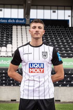 Semir Telalovic; SSV Ulm 1846 Fußball; 2. Bundesliga, Porträttermin 2024 2025 Semir Telalovic (29, SSV Ulm 1846 Fußball) Ulm Donaustadion Baden-Württemberg Deutschland
