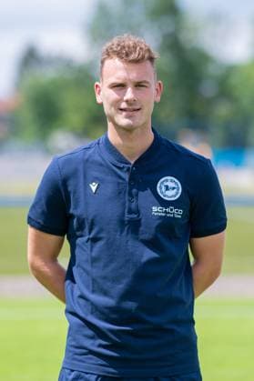 Janik Steringer (Co-Trainer und Video-Analyst); DSC Arminia Bielefeld; 3. Liga, Porträttermin 2024 2025.