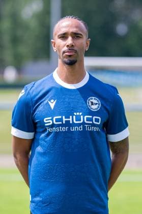 Noah Joel Sarenren Bazee; DSC Arminia Bielefeld; 3. Liga, Porträttermin 2024 2025.