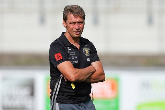 Auerbach, 10.07.2024, Arena zur Vogtlandweide, Fußball, Männer, Saison 2024 2025, Testspiel , VfB Auerbach - Chemnitzer FC 0:3 (0:1) , Im Bild: Trainer Sven Köhler Koehler (Auerbach) , *** Auerbach, 10 07 2024, Arena zur Vogtlandweide, Football, Men, Season 2024 2025, Test match , VfB Auerbach Chemnitzer FC 0 3 0 1 , In the picture Coach Sven Köhler Koehler Auerbach ,