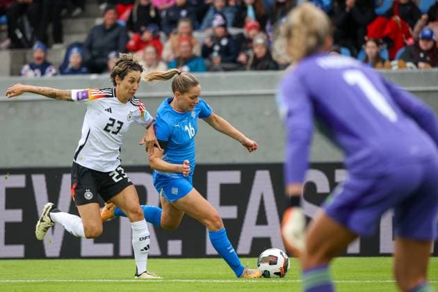 Sport Themen der Woche KW28 Sport Bilder des Tages Sara Doorsoun-Khajeh (23) and Hildur Antonsdottir (16) in clash on side line. Football. EURO Qualification, EM, Europameisterschaft Women. Iceland - Germany. 12.7.24 Laugardalsvollur, Reykjavik. Copyright: xPawelxCx 5P8A1525