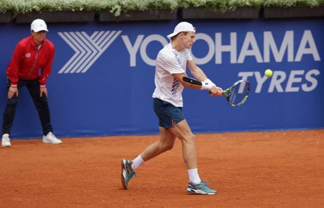 Tennis Herren ATP, Tennis Herren Tennis Herren Tour 500 European Open Hamburg, Hamburg Open ATP 500 2024 Qualifikationsrunde , 13.07.2024, Jesper de Jongspielt eine Rückhand. Copyright: FernandoxSoares