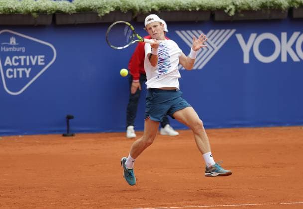 Tennis Herren ATP, Tennis Herren Tennis Herren Tour 500 European Open Hamburg, Hamburg Open ATP 500 2024 Qualifikationsrunde , 13.07.2024, Jesper de Jong spielt eine Vorhand. Copyright: FernandoxSoares