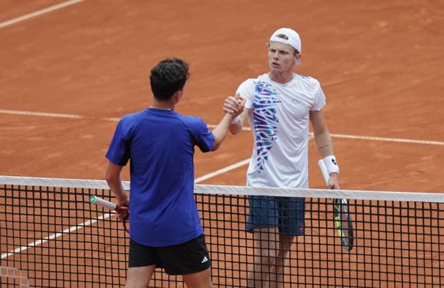 Tennis Herren ATP, Tennis Herren Tennis Herren Tour 500 European Open Hamburg, Hamburg Open ATP 500 2024 Qualifikationsrunde , 13.07.2024, Jesper de Jong , Max Hans Rehberg (GER) geben sich die Hand nach dem Spiel Copyright: FernandoxSoares