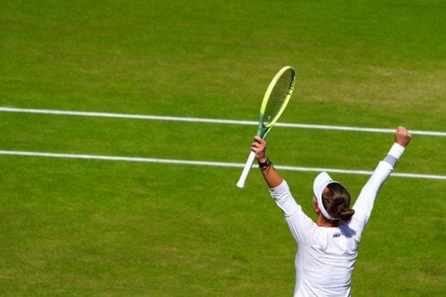 Barbora Krejcikova celebrates victory in the Ladies Singles Final Wimbledon Tennis Championships, Day 13, The All England Lawn Tennis and Croquet Club, London, UK - 13 Jul 2024  Copyright: xJavierxGarcia Shutterstockx 14584798by