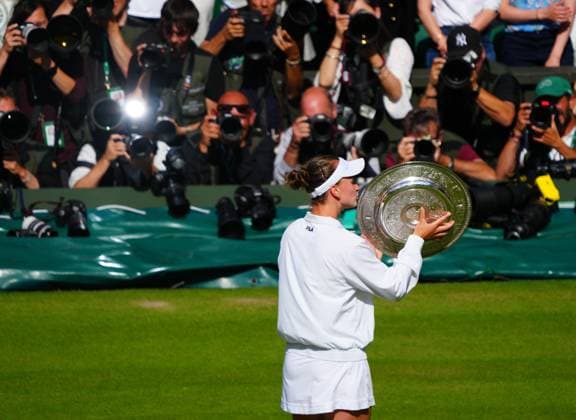 Barbora Krejcikova lifts the Venus Rosewater Dish after victory in the Ladies Singles Final Wimbledon Tennis Championships, Day 13, The All England Lawn Tennis and Croquet Club, London, UK - 13 Jul 2024  Copyright: xJavierxGarcia Shutterstockx 14584798cl