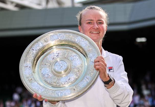 Barbora Krejcikova lifts the Venus Rosewater Dish after victory in the Ladies Singles Final Wimbledon Tennis Championships, Day 13, The All England Lawn Tennis and Croquet Club, London, UK - 13 Jul 2024  Copyright: xEllaxLing Shutterstockx 14584811bs