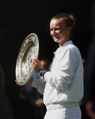 Barbora Krejcikova (CZE) mit Pokal, Trophäe., Siegerehrung, Praesentation Tennis - Wimbledon 2024 - Grand Slam ITF ATP, Tennis Herren WTA, Tennis Damen - AELTC - London - - Great Britain - 13 July 2024. Copyright: xJuergenxHasenkopfx