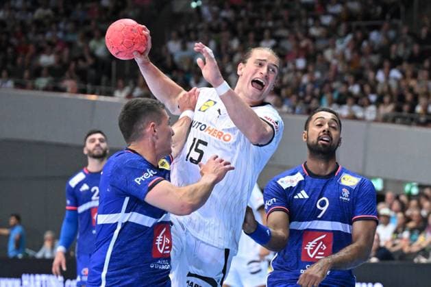 Handball:Länderspiel Deutschland - Frankreich am 13.7.24 in der Westfalenhalle in Dortmund. Deutschlands Juri Knorr mit Ball. Copyright: xDavidxInderliedx