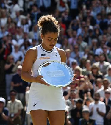 2024 Wimbledon Barbora Krejcikova (CZE) winning her first Wimbledon Single Titel Runner Up: Jasmine Paolini (ITA)