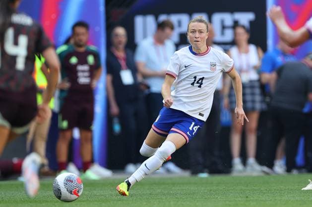 HARRISON, NJ - JULY 13: Emily Sonnett 14 of United States controls the ball during the second half of the Impact 99 presented by New York Life soccer game against Mexico on July 13, 2024 at Red Bull Arena in Harrison, New Jersey. (Photo by Rich Graessle Icon Sportswire) SOCCER: JUL 13 Women s USA vs Mexico EDITORIAL USE ONLY Icon2407131813
