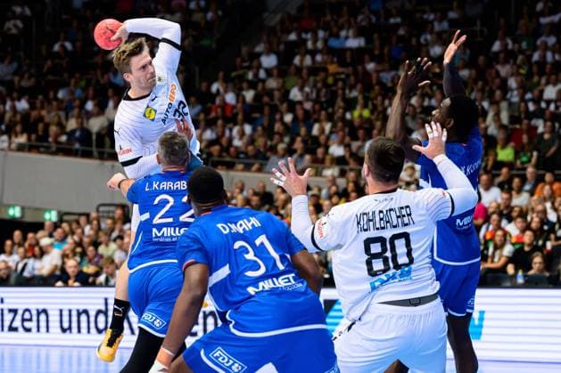 Dortmund, Deutschland: Herren Länderspiel - Deutschland - Frankreich Franz Semper (Deutschland), Luka Karabatic (Frankreich), Dylan Nahi (Frankreich), Jannik Kohlbacher (Deutschland) Dortmund Westfalenhalle Nordrhein-Westfalen Deutschland