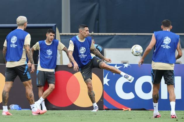 Argentina s forward Angel Di Maria (C) takes parti in a training session ahead the match against Colombia for the Copa America USA 2024 final match, at Florida International University (FIU), Miami, on July 13, 2024. MIAMI UNITED STATES Copyright: xALEJANDROxPAGNIx