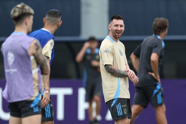 Sport Bilder des Tages Argentina s forward Lionel Messi takes part in a training session ahead the match against Colombia for the Copa America USA 2024 final match, at Florida International University (FIU), Miami, on July 13, 2024. MIAMI UNITED STATES Copyright: xALEJANDROxPAGNIx
