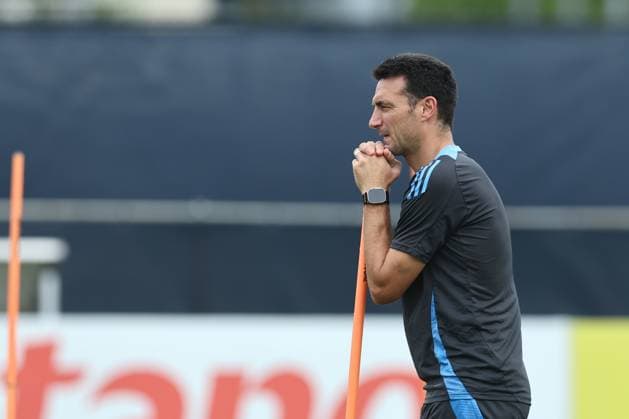 Argentina s head coach Lionel Scaloni takes part in a training session ahead the match against Colombia for the Copa America USA 2024 final match, at Florida International University (FIU), Miami, on July 13, 2024. MIAMI UNITED STATES Copyright: xALEJANDROxPAGNIx