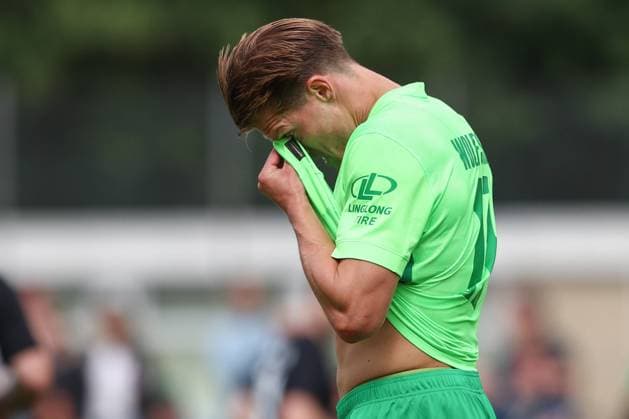 13.07.2024, xtgx, Fussball Testspiel, Becks-Auswahl - VfL Wolfsburg emspor, v.l. Kevin Behrens (Wolfsburg, 17) enttaeuscht, enttäuscht, schaut enttaeuscht, niedergeschlagen, disappointed (DFL DFB REGULATIONS PROHIBIT ANY USE OF PHOTOGRAPHS as IMAGE SEQUENCES and or QUASI-VIDEO) Wolfsburg