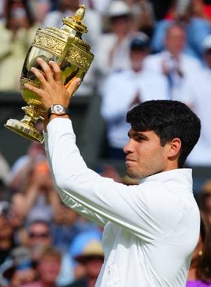 Carlos Alcaraz celebrates victory in the Gentlemen s Singles final Wimbledon Tennis Championships, Day 14, The All England Lawn Tennis and Croquet Club, London, UK - 14 Jul 2024  Copyright: xJavierxGarcia Shutterstockx 14584814ez