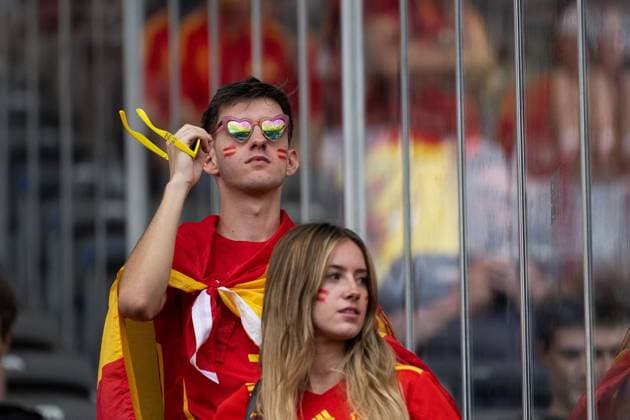 240714 Fans of Spain ahead of the UEFA EURO, EM, Europameisterschaft,Fussball 2024 Football Championship final between Spain and England on July 14, 2024 in Berlin. Photo: Mathias Bergeld BILDBYRAN kod MB MB0946 fotboll football soccer fotball fotbolls-em europamästerskap em uefa euro uefa european football championship euro 2024 final spanien spain england bbeng publik Copyright: MATHIASxBERGELD BB240714MB029