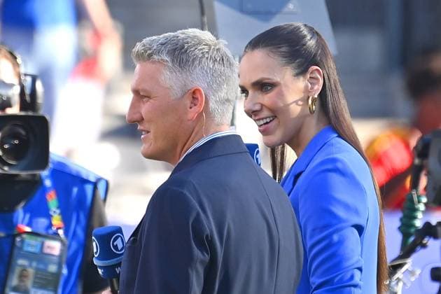 Bastian SCHWEINSTEIGER,Esther SEDLACZEK (Moderatorin), FINALE Spanien (ESP) - England (ENG) am 14.07.2024, Olympiastadion Berlin. Fussball UEFA EURO, EM, Europameisterschaft,Fussball 2024 GERMANY vom 14.06.2024 - 14.07.2024.