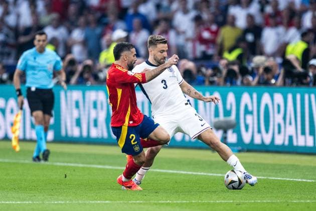 240714 Daniel Carvajal of Spain and Luke Shaw of England during the UEFA EURO, EM, Europameisterschaft,Fussball 2024 Football Championship final between Spain and England on July 14, 2024 in Berlin. Photo: Mathias Bergeld BILDBYRAN kod MB MB0946 fotboll football soccer fotball fotbolls-em europamästerskap em uefa euro uefa european football championship euro 2024 final spanien spain england bbeng Copyright: MATHIASxBERGELD BB240714MB055