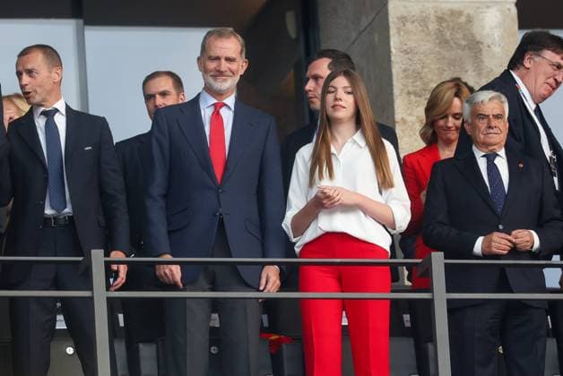 Koenig Felipe VI mitt Tochter Prinzessin Leonor, Spanien vs. England, Fussball, UEFA EURO, EM, Europameisterschaft,Fussball 2024, Finale, 14.07.2024 Berlin Berlin Deutschland
