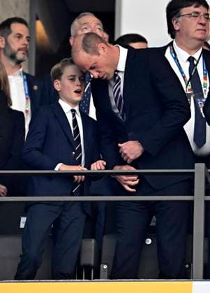 14.07.2024, Fussball UEFA EURO, EM, Europameisterschaft,Fussball 2024, Finale im Berliner Olympiastadion, Spanien - England, auf dem Bild William , Prinz von Wales (England) mit Sohn George (England)