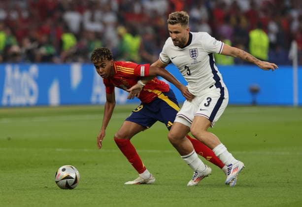 Spain v England UEFA EURO, EM, Europameisterschaft,Fussball 2024 Final Lamine Yamal of Spain and Luke Shaw of England during the UEFA Euro 2024 Final between Spain and England at Olympiastadion, Berlin UK Newspapers OUT Copyright: xPaulxChestertonx FIL-20347-0079