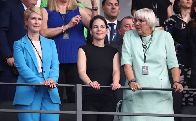 14.07.2024, xtgx, Fussball EM 2024 Finale, Spanien - England emspor, v.l. Manuela Schwesig (Ministerpräsidentin des Landes Mecklenburg-Vorpommern), Annalena Baerbock (Bundesministerin des Auswärtigen der Bundesrepublik Deutschland, Bündnis 90 Die Grünen), Claudia Roth (Bündnis 90 Die Grünen) (UEFA REGULATIONS PROHIBIT ANY USE OF PHOTOGRAPHS as IMAGE SEQUENCES and or QUASI-VIDEO) Berlin