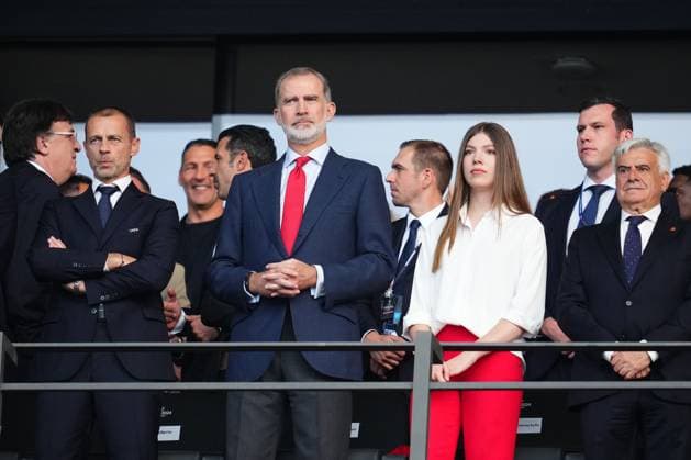 GER: Spain v England. UEFA EURO, EM, Europameisterschaft,Fussball 2024 Final King of Spain Felipe VI with his daughter during the UEFA Euro 2024 match between Spain and England, Final, played at Olympiastadion on July 14, 2024 in Berlin, Germany. kpng Copyright: xBaguxBlancox xPRESSINPHOTOx PS_240714_ESP_ENG_026