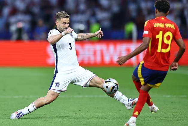 Luke Shaw of England and Lamine Yamal of Spain Spain v England, UEFA European Championship, EM, Europameisterschaft 2024, Final, Football, Olympiastadion, Berlin, Germany, 14 Jul 2024 EDITORIAL USE ONLY No use with unauthorised audio, video, data, fixture lists, club league logos or live services. Online in-match use limited to 120 images, no video emulation. No use in betting, games or single club league player publications. Copyright: xMichaelxZemanek Shutterstockx 14583343bj