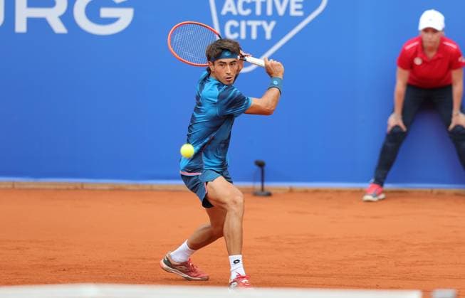 Tennis Herren ATP, Tennis Herren Tennis Herren Tour 500 European Open Hamburg, Hamburg Open ATP 500 2024 Qualifikationsrunde , 14.07.2024, Francisco Comesana (ARG) spielt eine Rückhand. Copyright: FernandoxSoares