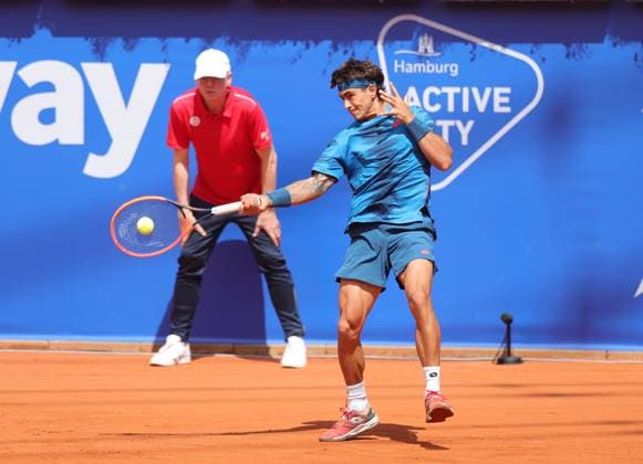 Tennis Herren ATP, Tennis Herren Tennis Herren Tour 500 European Open Hamburg, Hamburg Open ATP 500 2024 Qualifikationsrunde , 14.07.2024, Francisco Comesana (ARG) spielt eine Vorhand. Copyright: FernandoxSoares