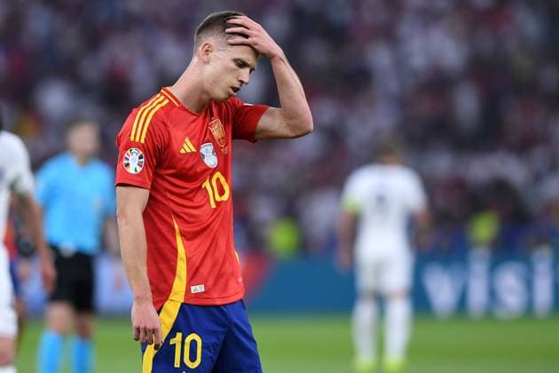 Fußball UEFA EURO, EM, Europameisterschaft,Fussball 2024 Finale Spanien - England am 14.07.2024 im Olympiastadion Berlin in Berlin Dani Olmo ( Spanien ) enttäuscht