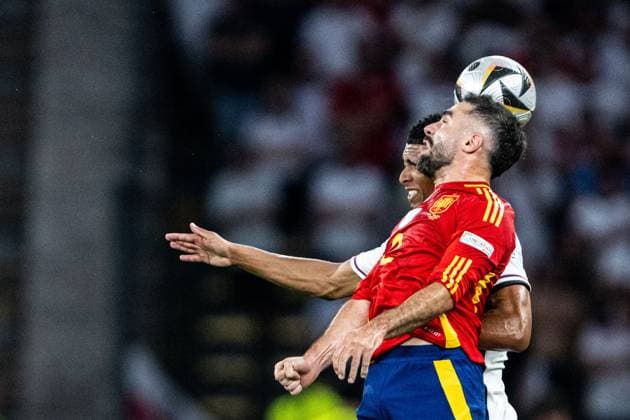 240714 Jude Bellingham of England and Daniel Carvajal of Spain during the UEFA EURO, EM, Europameisterschaft,Fussball 2024 Football Championship final between Spain and England on July 14, 2024 in Berlin. Photo: Mathias Bergeld BILDBYRAN kod MB MB0946 fotboll football soccer fotball fotbolls-em europamästerskap em uefa euro uefa european football championship euro 2024 final spanien spain england bbeng Copyright: MATHIASxBERGELD BB240714MB078