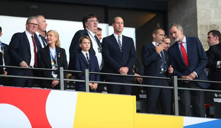 Spain v England, Berlin, UK - 14 Jul 2024 England Priminister, Sir Keir Starmer with Prince George and Prince William and the king of Sapin during the UEFA EURO, EM, Europameisterschaft,Fussball 2024 Final match between Spain and England at Olympistadion, Berlin on 14 July 2024 ( Berlin Olympistadion Berlin Germany Copyright: xMicahxCrook PPAUKx PPA-123511
