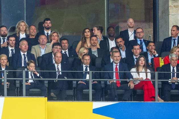 l-r: William, Prinz von Wales mit Sohn George, UEFA-Praesident Aleksander Ceferin, Koenig Felipe VI mitt Tochter Prinzessin Leonor, Spanien vs. England, Fussball, UEFA EURO, EM, Europameisterschaft,Fussball 2024, Finale, 14.07.2024 Berlin Berlin Deutschland