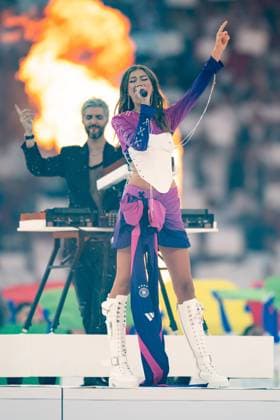 Leony (Saengerin Leonie Burger) im Adidas DFB Auswaertstrikot von Deutschland, GER, Spain (ESP) vs England (ENG), Fussball Europameisterschaft, UEFA EURO, EM, Europameisterschaft,Fussball 2024, Final, 14.07.2024 GER, Spain (ESP) vs England (ENG), Fussball Europameisterschaft, UEFA EURO 2024, Final, 14.07.2024 Berlin Copyright: xEibner-Pressefoto Memmlerx EP_MMR